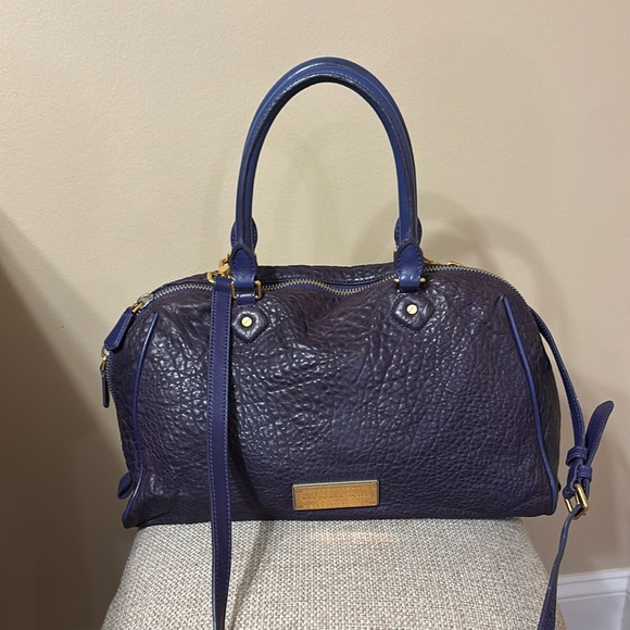 Marc By Marc Jacobs Handbags - Marc By Marc Jacobs Pebbled Lamb leather purse.